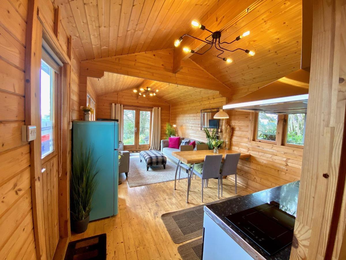 Yealm Cabin Self Catering Log Cabin In Devon With Hot Tub Plymouth Esterno foto