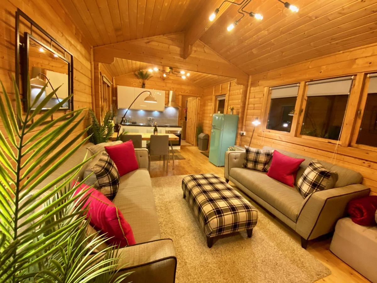 Yealm Cabin Self Catering Log Cabin In Devon With Hot Tub Plymouth Esterno foto