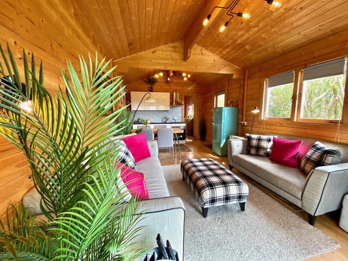 Yealm Cabin Self Catering Log Cabin In Devon With Hot Tub Plymouth Esterno foto