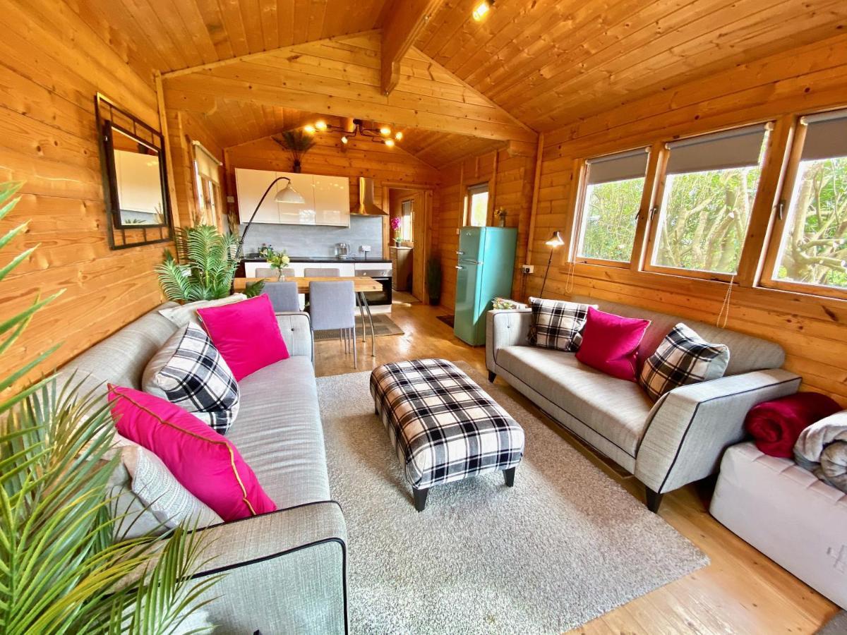 Yealm Cabin Self Catering Log Cabin In Devon With Hot Tub Plymouth Esterno foto