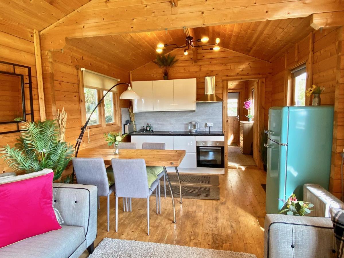 Yealm Cabin Self Catering Log Cabin In Devon With Hot Tub Plymouth Esterno foto