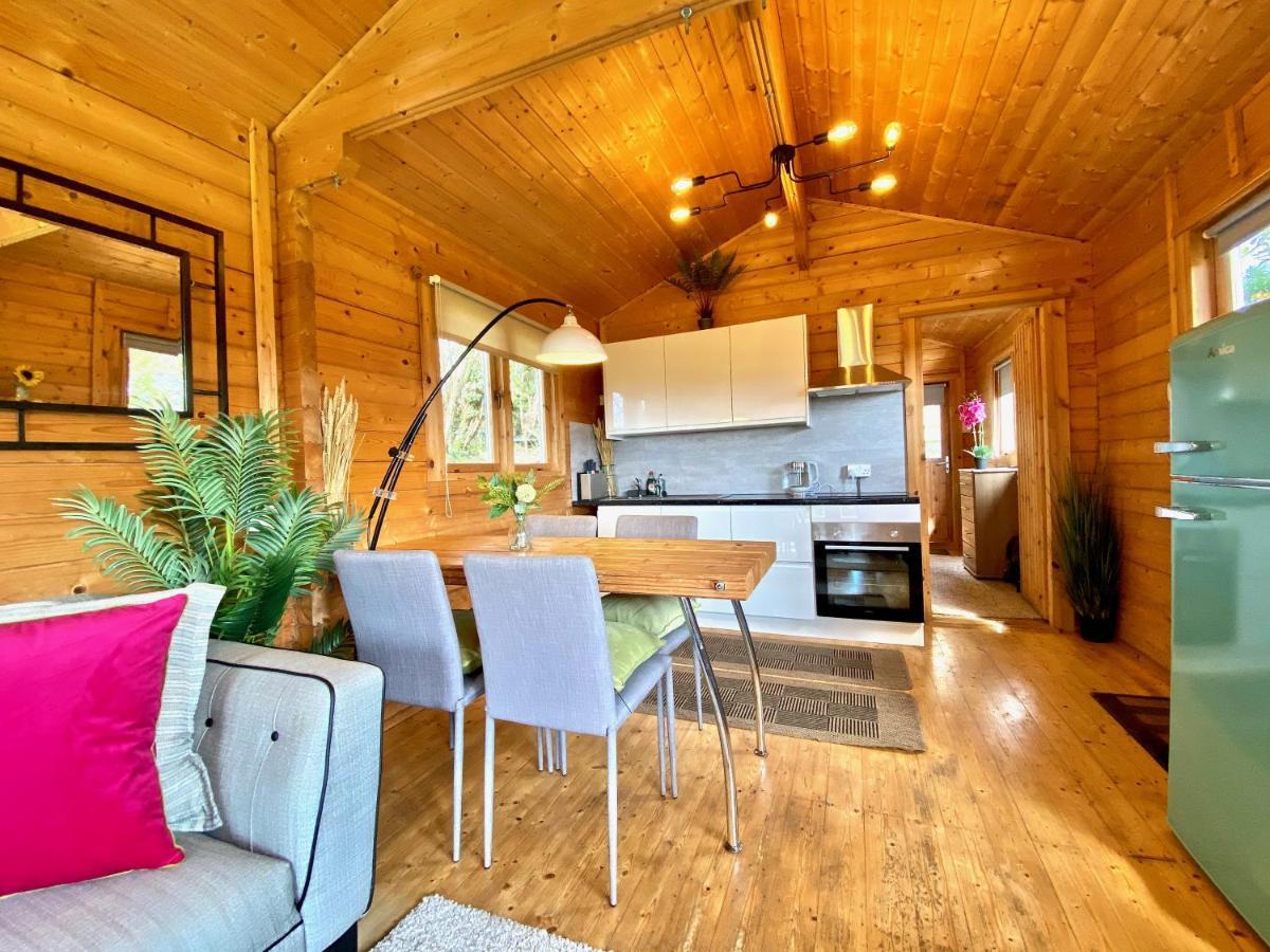 Yealm Cabin Self Catering Log Cabin In Devon With Hot Tub Plymouth Esterno foto
