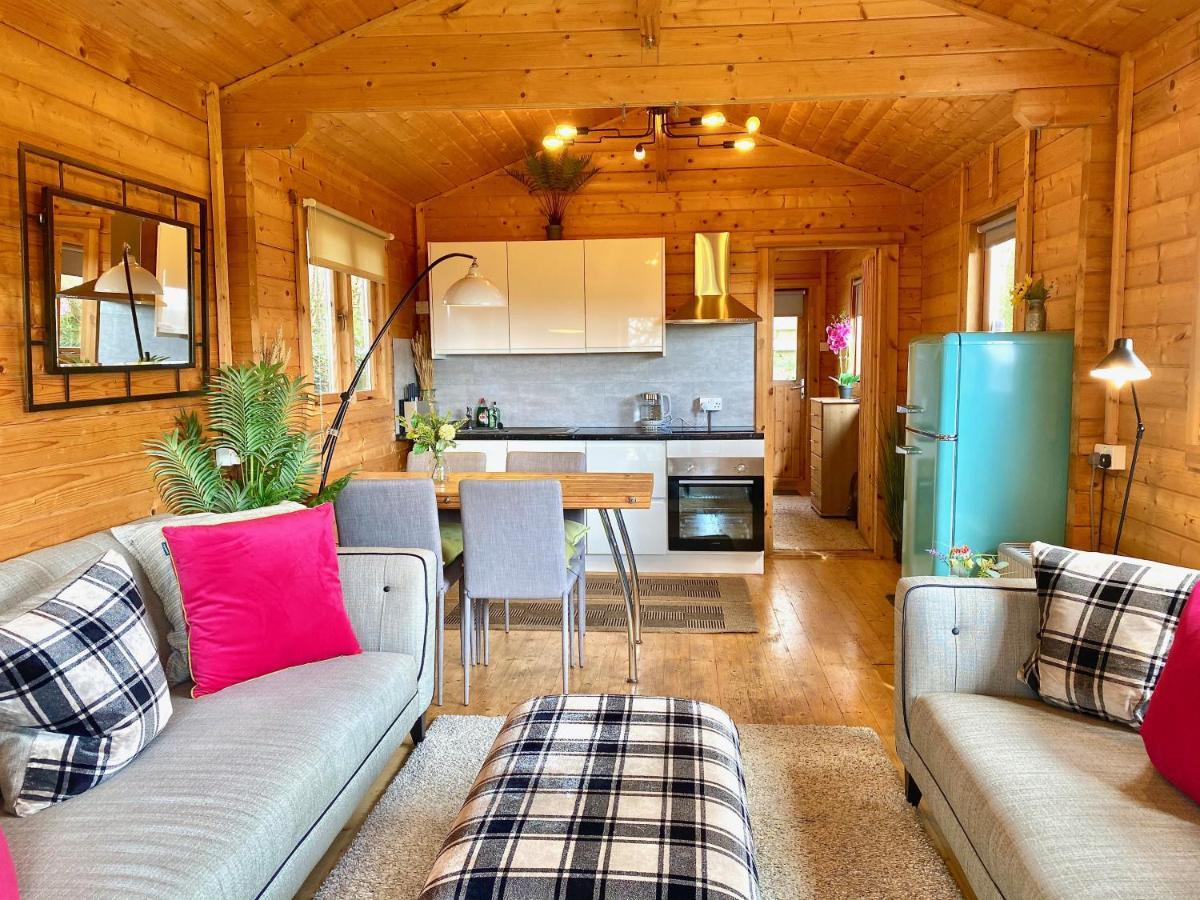 Yealm Cabin Self Catering Log Cabin In Devon With Hot Tub Plymouth Esterno foto